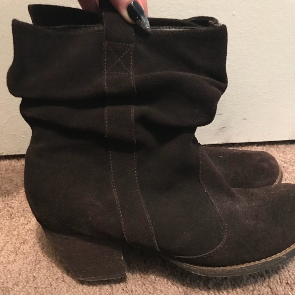 STEVE MADDEN SUEDE SLOUCHY WESTERN BOOTIE